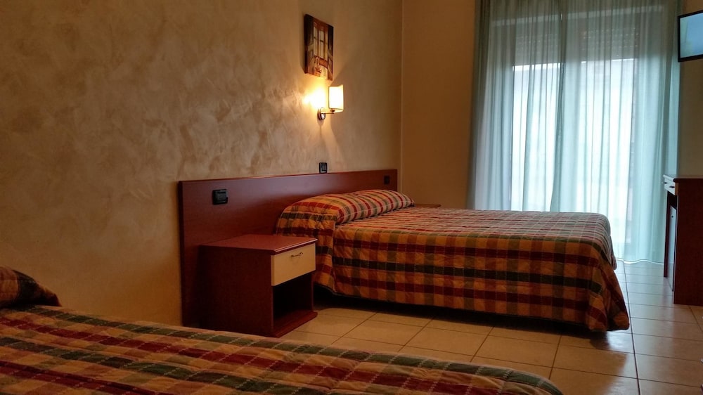 Triple Room - Photo 1