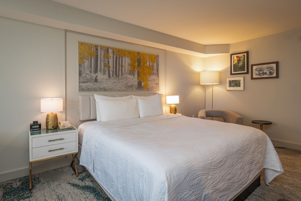 Room, 1 King Bed, Tower