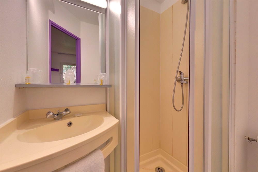 Classic Triple Room - Photo 9
