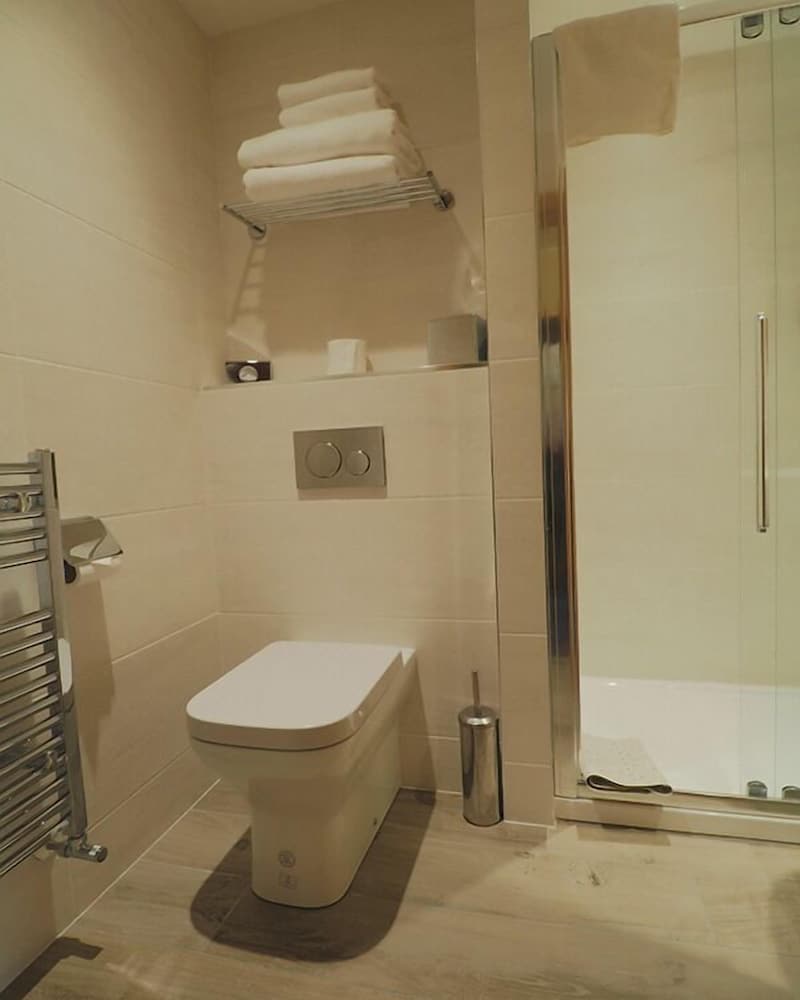 Twin Room - Photo 4