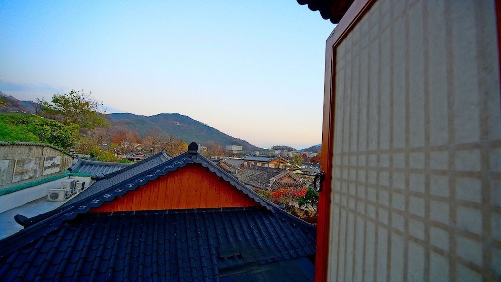 Triple Room, Non Smoking, Private Bathroom (2f, Ondol - B Type) photo 2