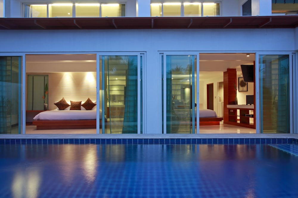 Beachfront Grand Pool Villa - Free Daily Minibar - Photo 11