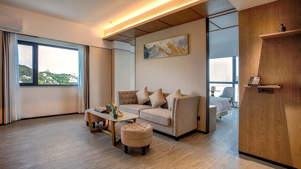 Executive Studio Suite