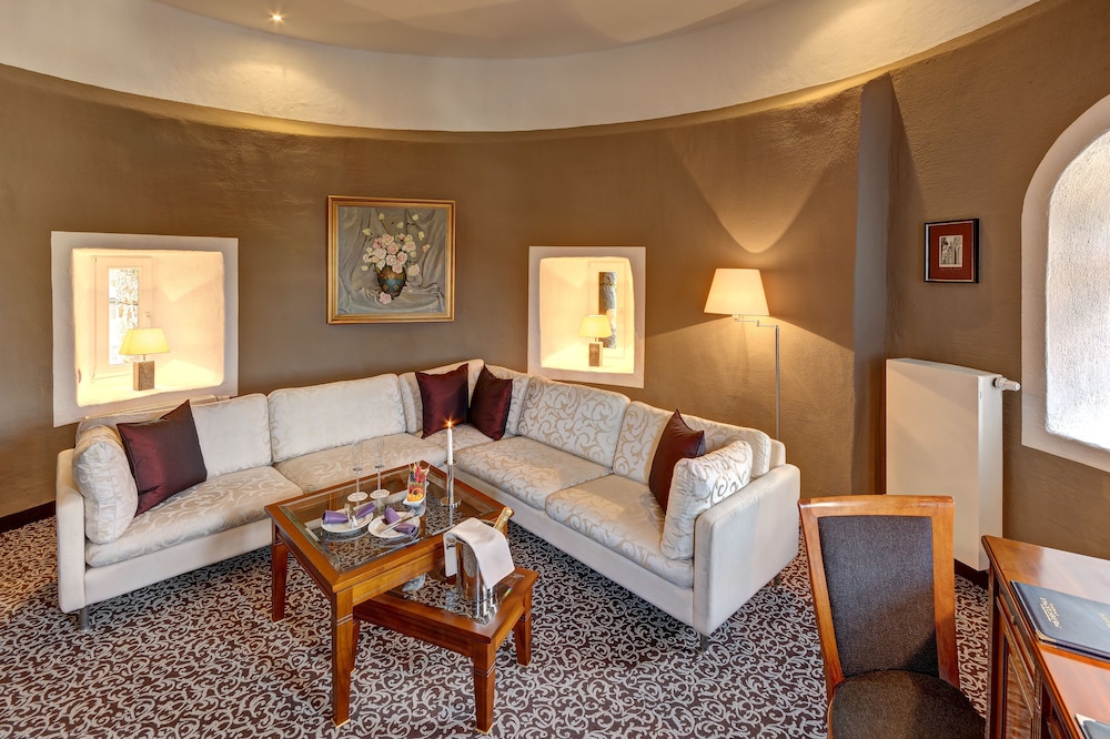 Suite, 1 Queen Bed, City View (Turmsuite) - Photo 5