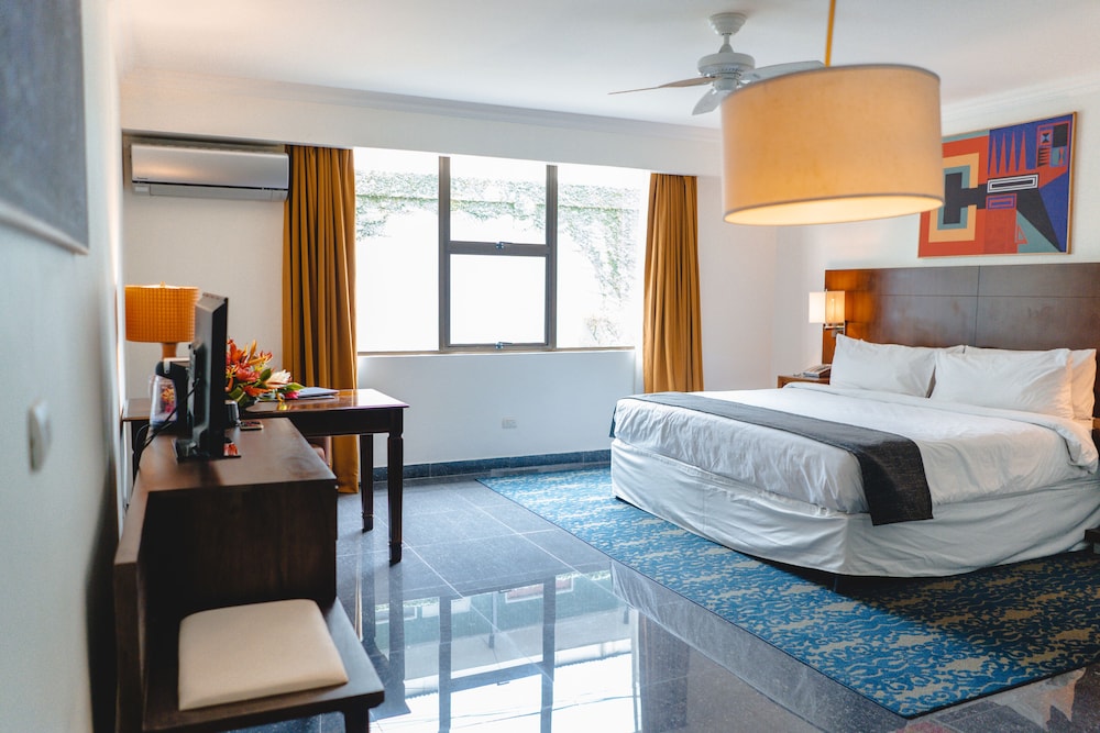 Superior Room, 1 King Bed - Photo 3