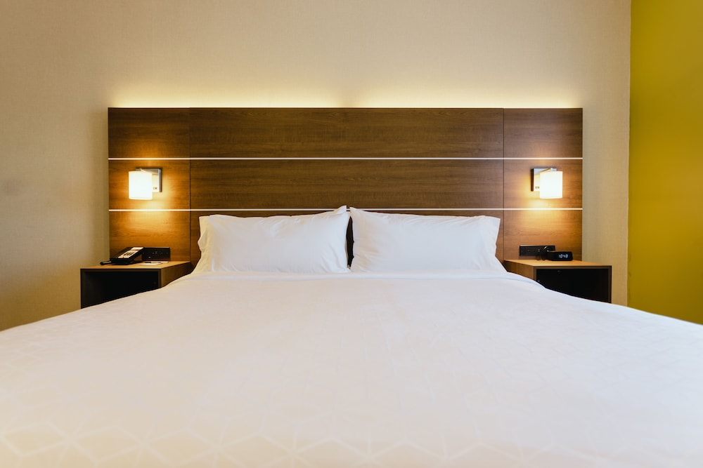 Suite, 1 King Bed, Non Smoking - Photo 2