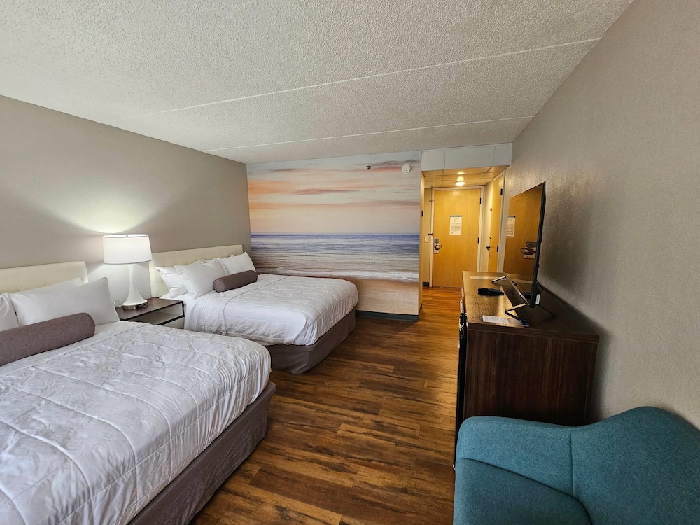 Room, 2 Queen Beds, Accessible, Non Smoking - Photo 1