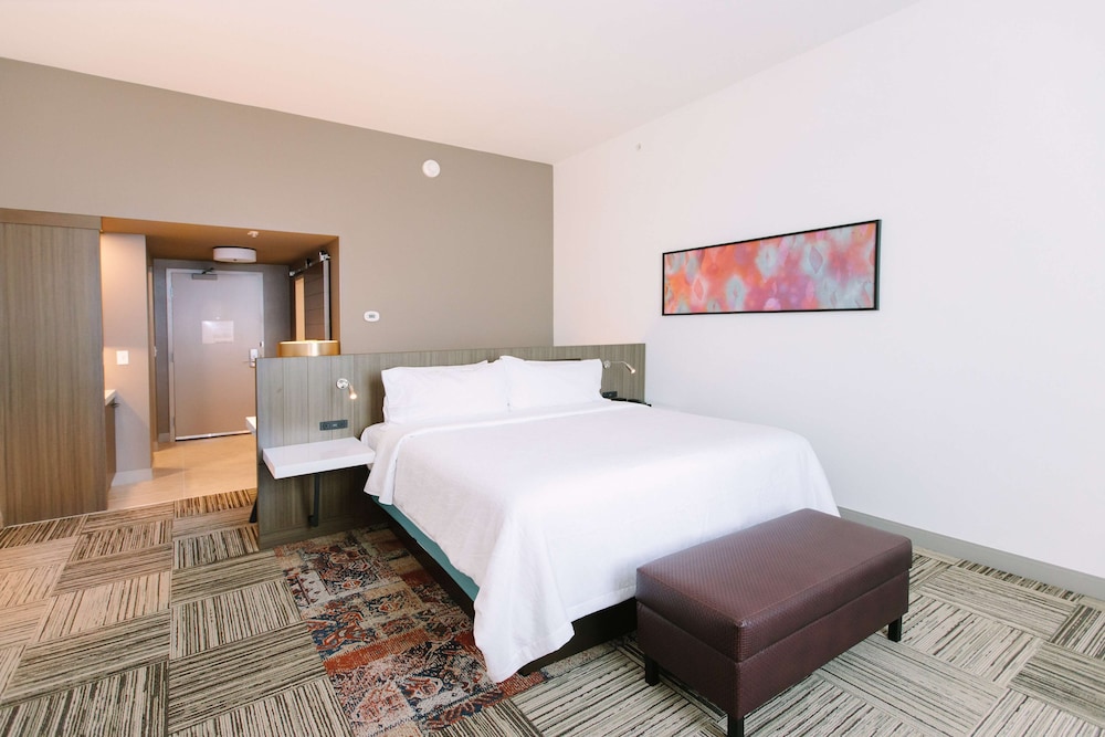 Queen Room with Two Queen Beds - Hearing Access