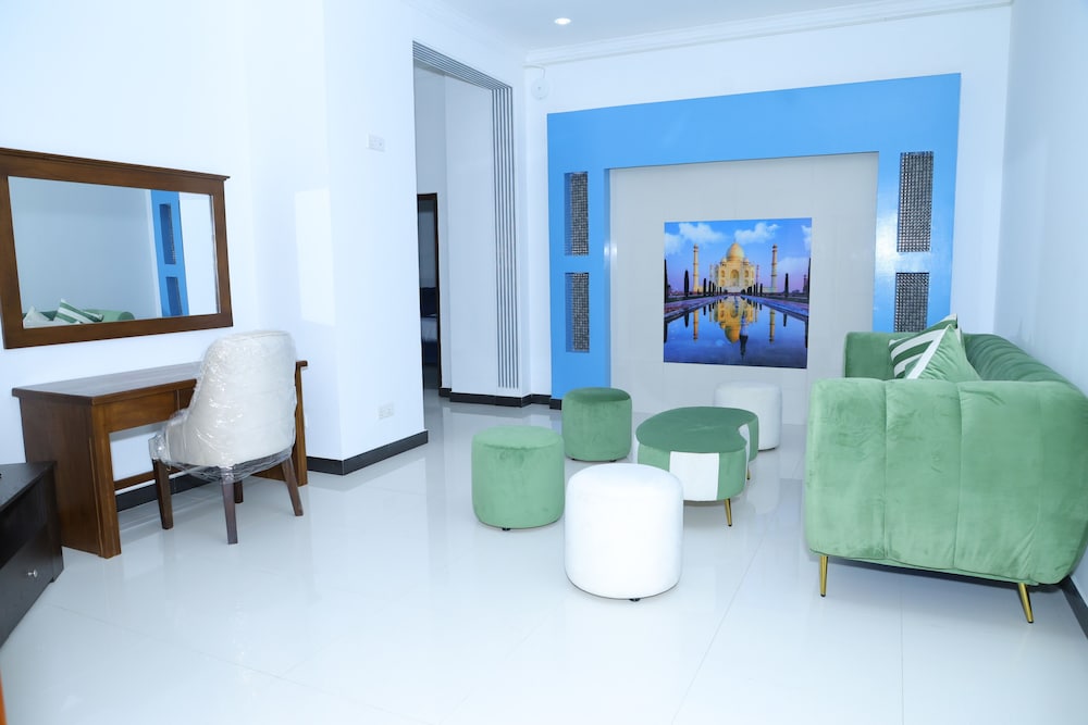 Deluxe Apartment, 2 Bedrooms, Pool Access, Garden View