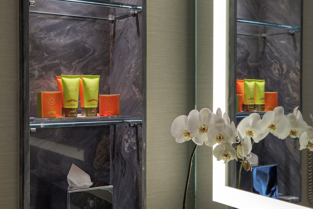 Two Bedroom Family Suite with Bosphorus View, Lounge Access