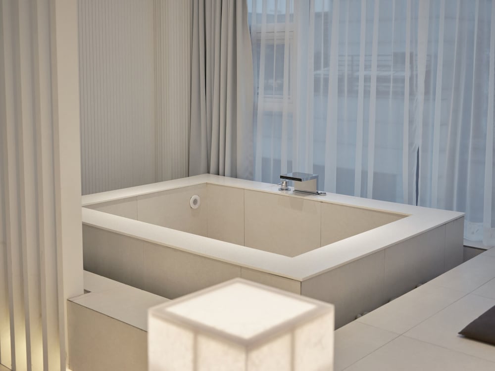 Main Double Timber Spa Room (Randomly selected) - Photo 5