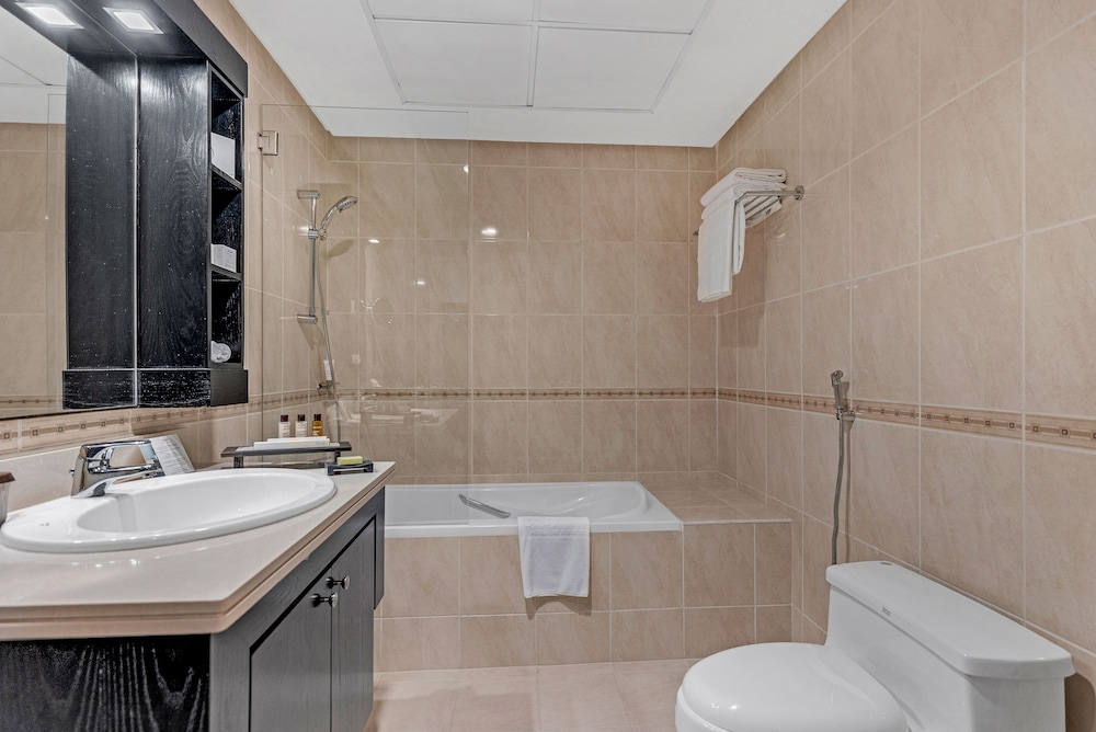 Suite, Multiple Beds, City View (Superior Four Bedroom) - Photo 23