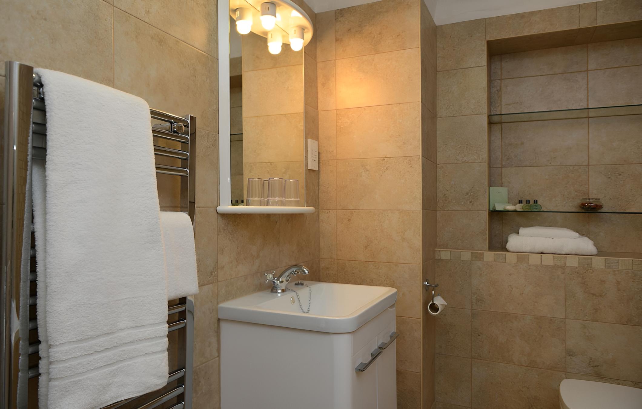 Double Room (Large) photo 2