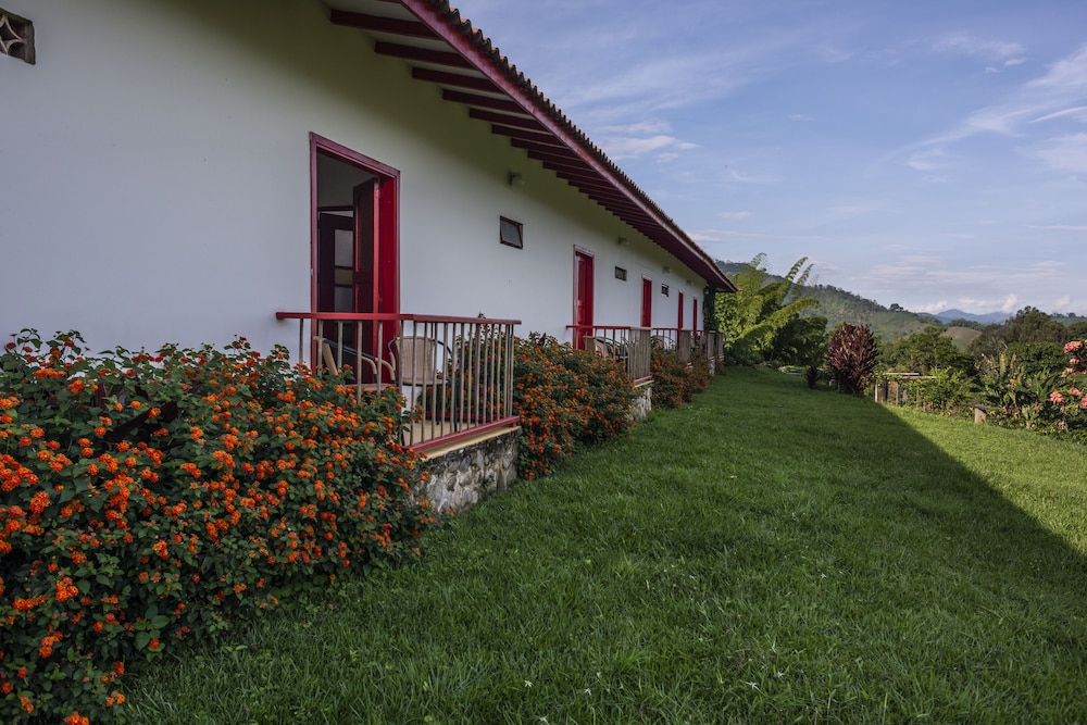 Standard Twin Room, 2 Twin Beds, Private Bathroom, Garden View photo 3