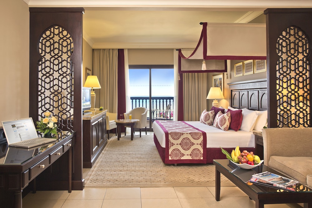 Junior Suite, 1 Queen Bed, Ocean View (Al Dana) photo 1