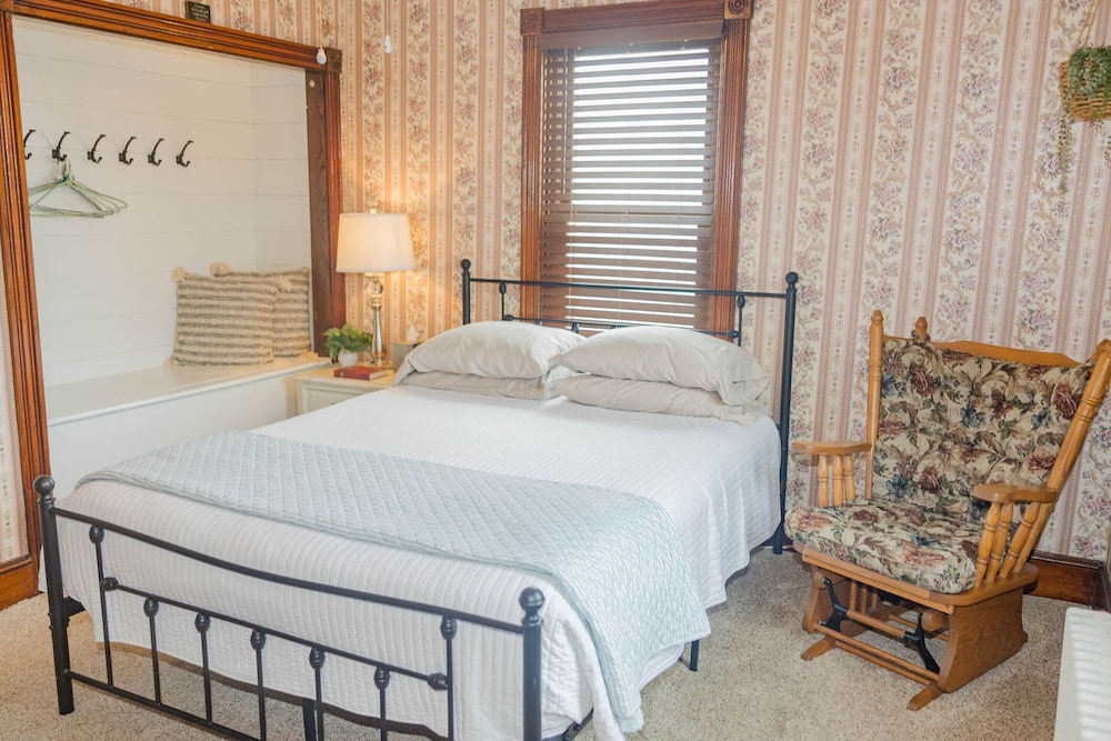 Standard Double Room, Ensuite (Room 3)
