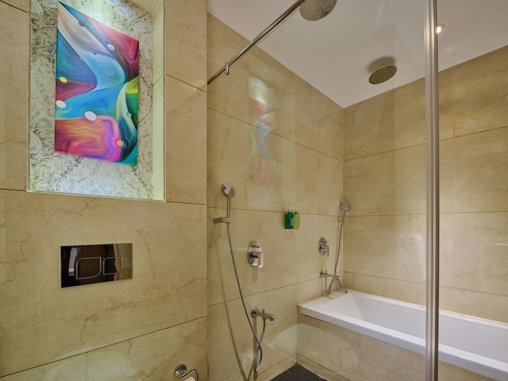 Suite - Photo 4