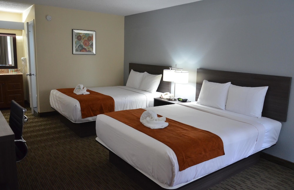 Room, 2 Queen Beds, Non Smoking (Exterior Corridor)