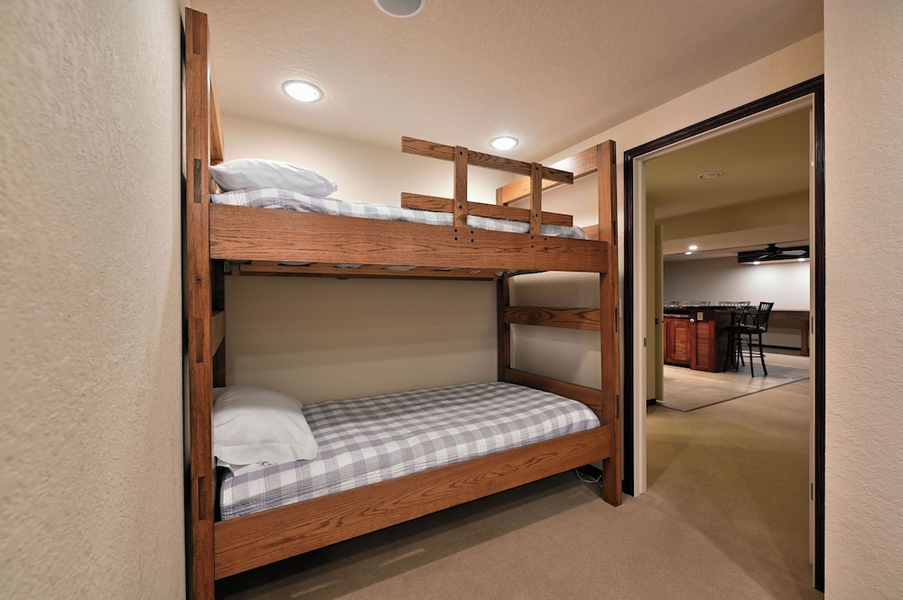 Condo, Multiple Beds, Kitchen, Garden View (Unit 701 5 bd 3 ba) photo 1