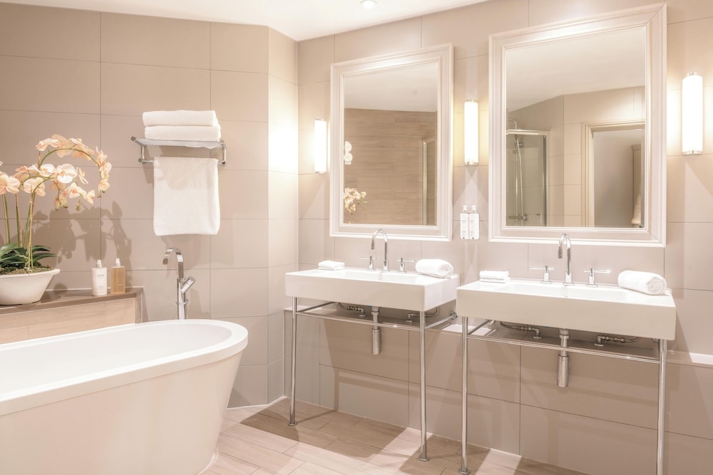 The Belfry Suite - Photo 3