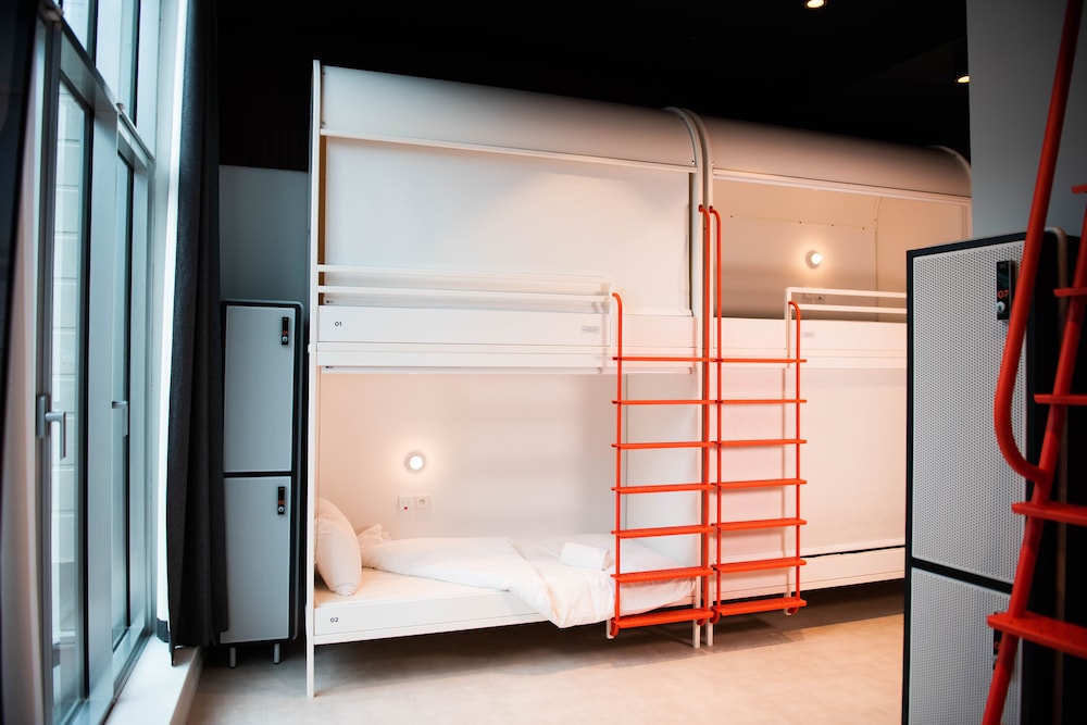 Room For 10 People - Photo 1