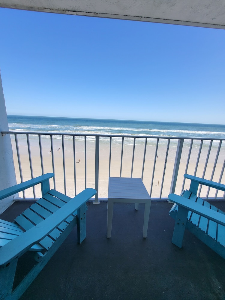 Standard Room, 1 King Bed, Kitchenette, Oceanfront - Photo 13