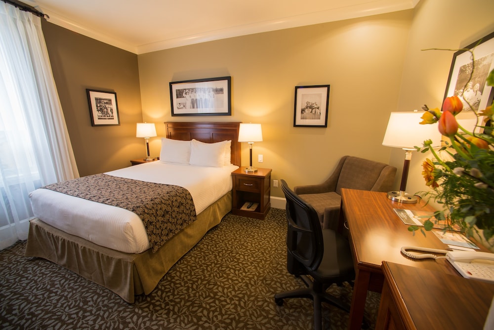 Deluxe Room, Multiple Beds (Deluxe 2 Queen Suite)