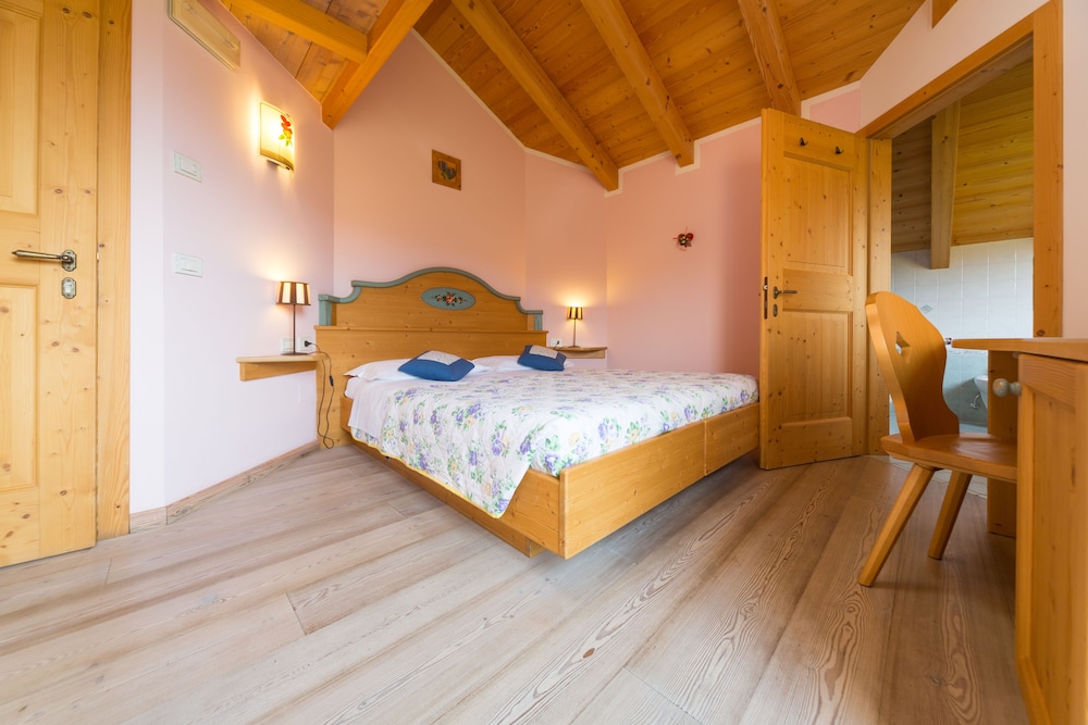 Triple Room (Crocus)