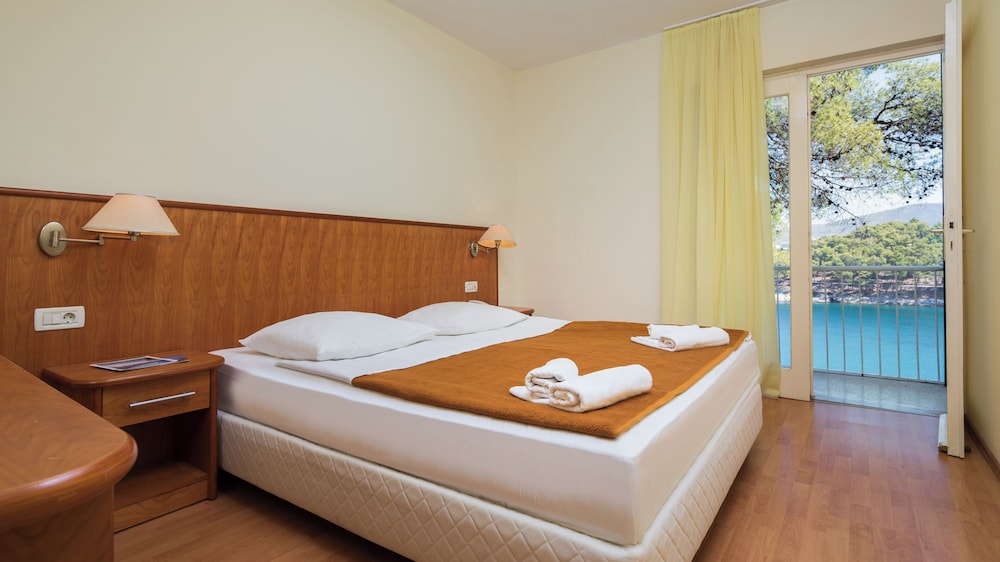 Classic Double or Twin Room, Balcony photo 2