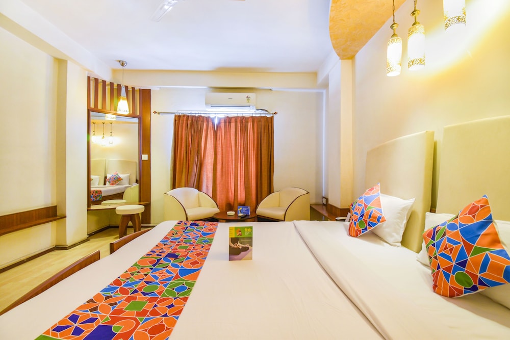 Suite, 1 King Bed photo 3