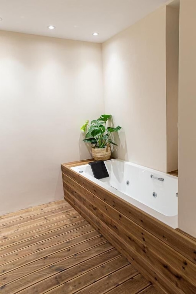 Junior Spa Suite - Underground
