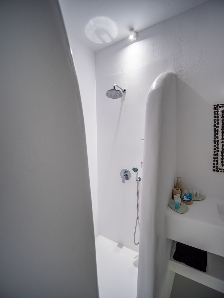Deluxe Suite, Hot Tub - Photo 8