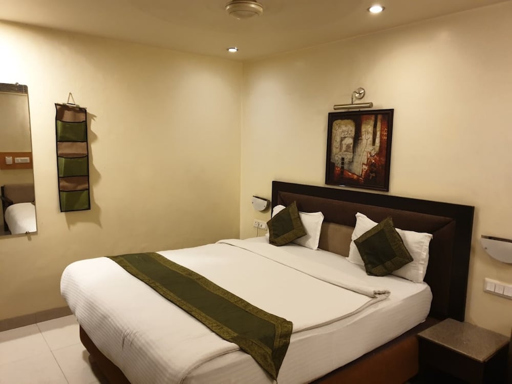 Deluxe Double Room, City View