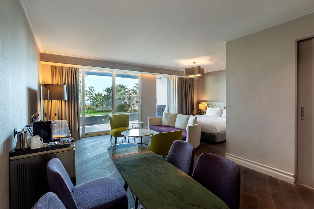 Junior Suite, Balcony, Garden View