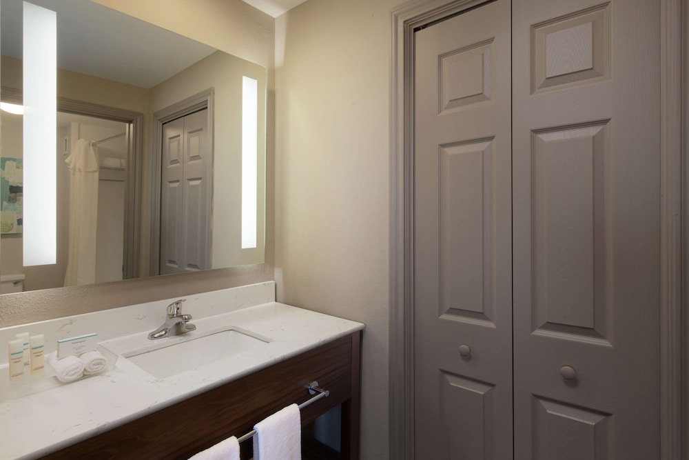 Suite, 1 King Bed, Accessible, Bathtub - Photo 6