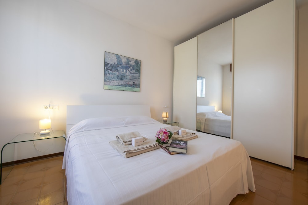 Family Apartment, Multiple Bedrooms, 2 Bathrooms (Casa di Paola)