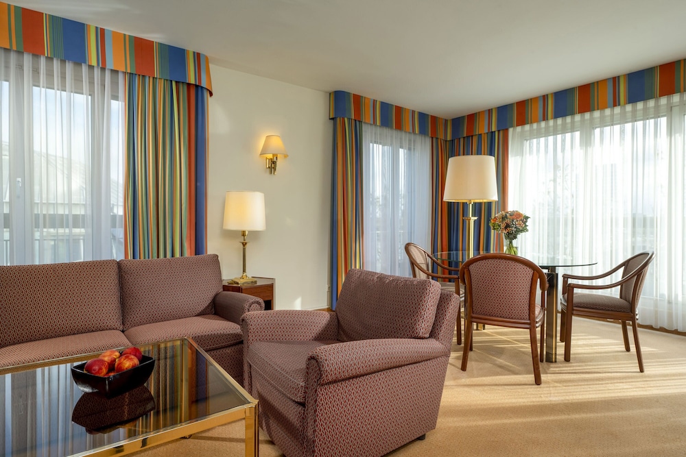 Senior Suite - Photo 3