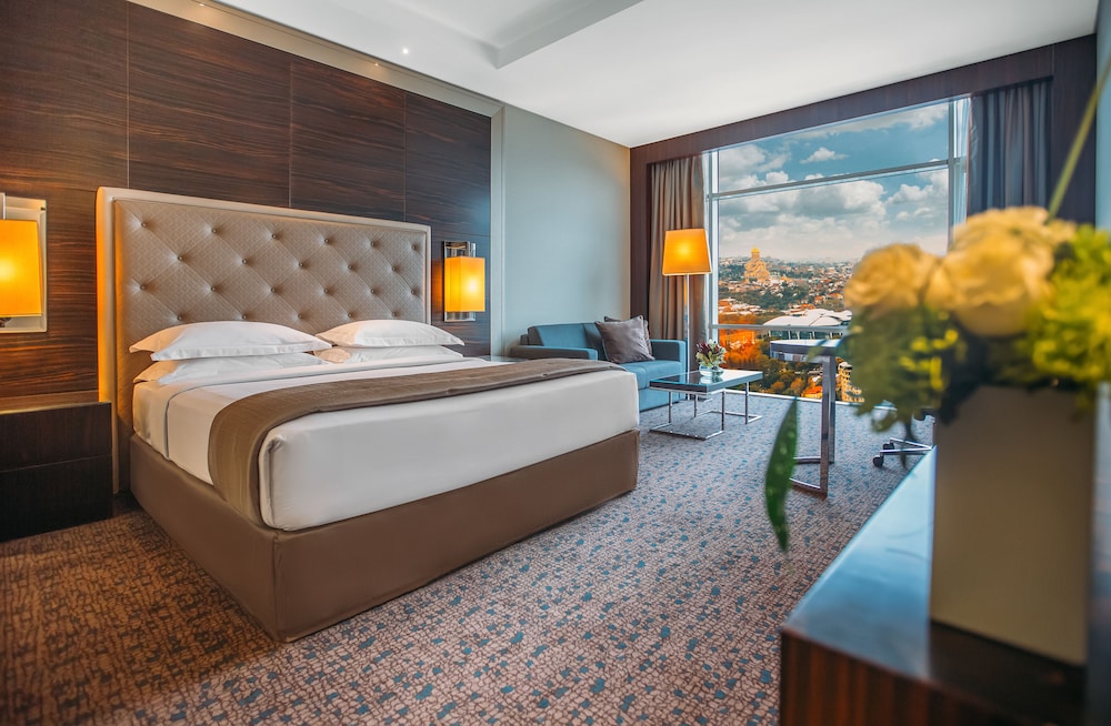 Club Room, 1 King Bed photo 2