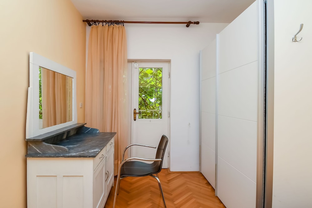 Apartment (A1)