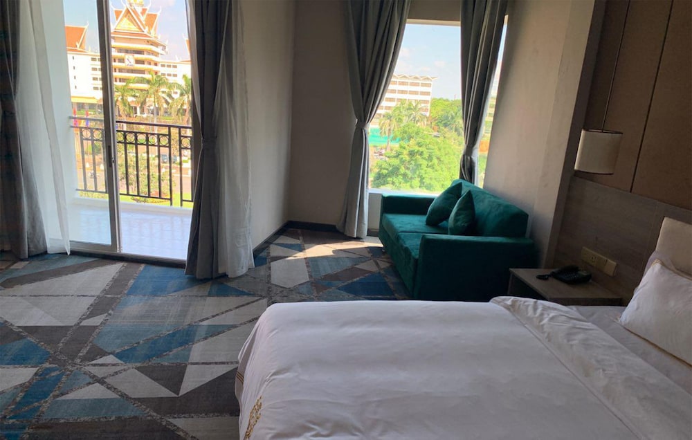 River Suite with Balcony photo 3