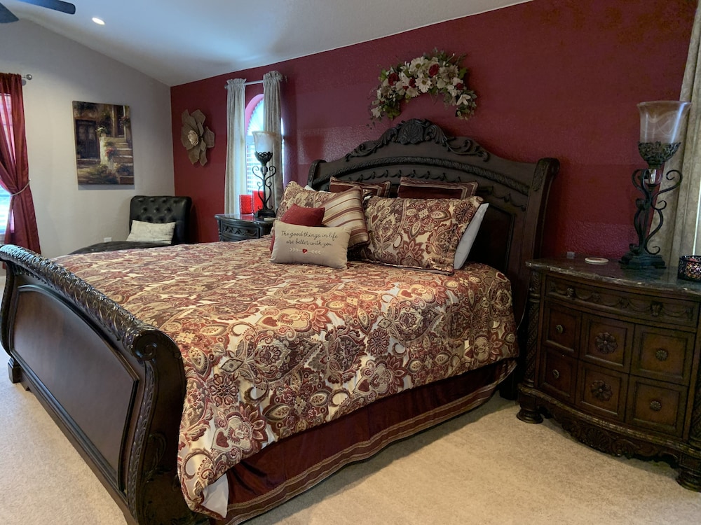 Honeymoon Double Room, 1 King Bed, Jetted Tub, Pool View