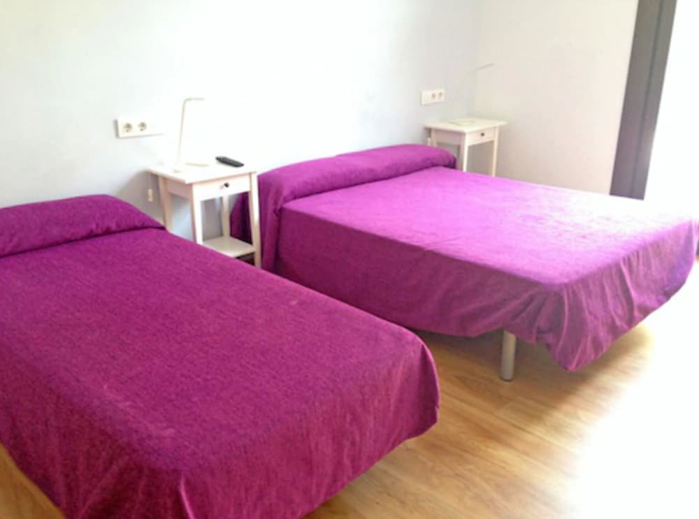 Double Room, Shared Bathroom (with extra bed)