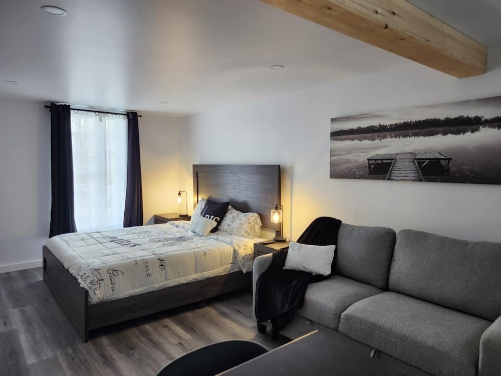 Deluxe Studio Suite, City View photo 3