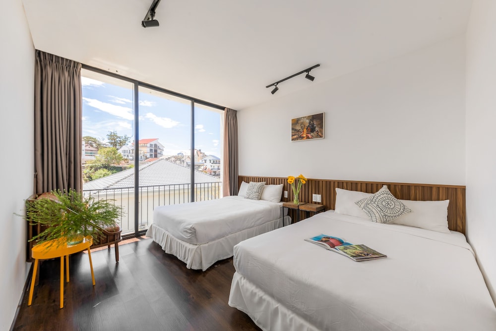 Deluxe Quadruple Room, Balcony, City View