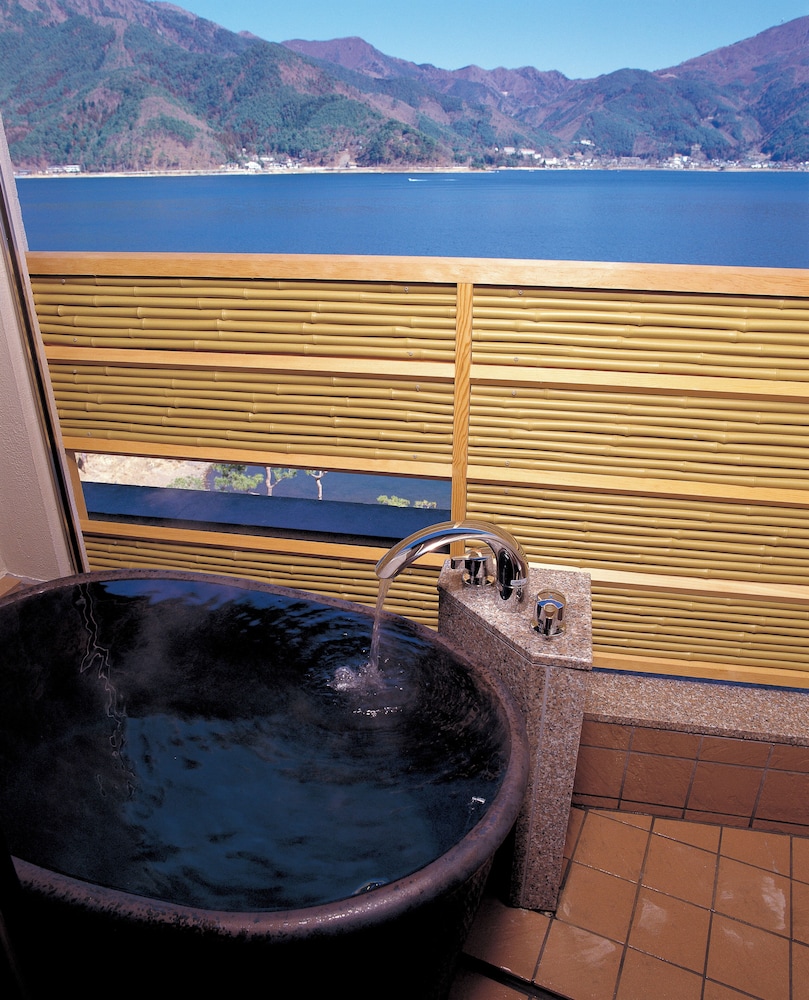 Room with Open-Air Bath, Lake view, Non-smoking photo 2