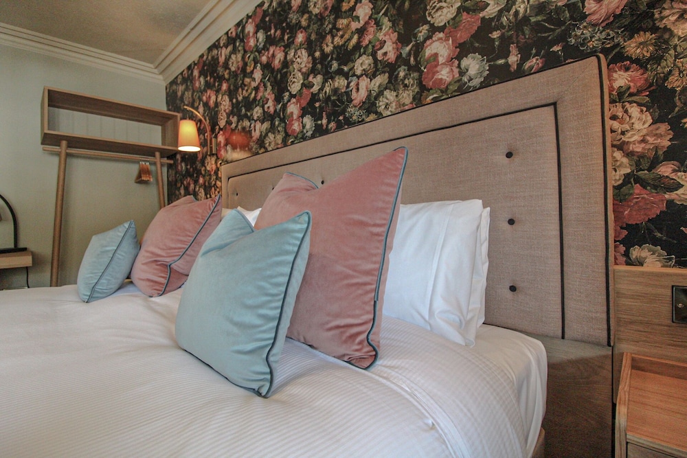 Superior Double Room, Ensuite - Photo 1