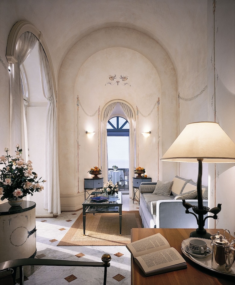 Deluxe Suite, Sea View - Photo 9
