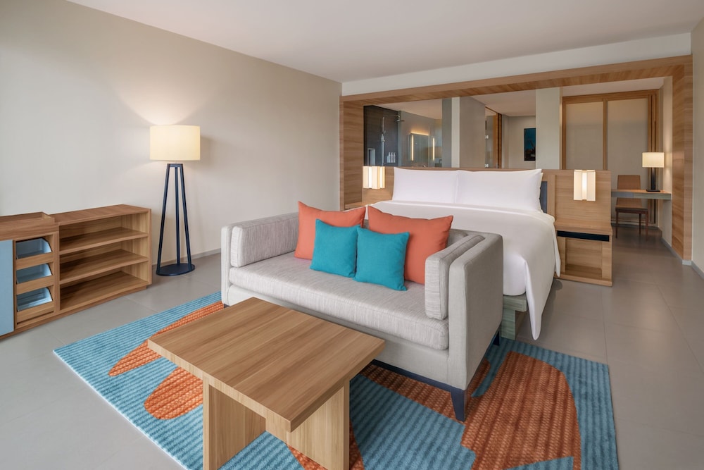 Junior Suite, 1 King Bed, Balcony - Photo 2