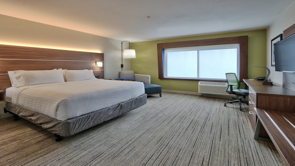 Deluxe Room, 1 King Bed, Accessible, Non Smoking (Hearing) photo 1