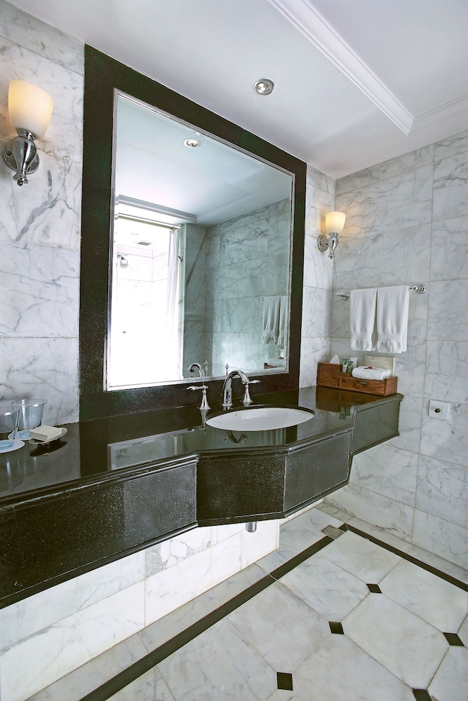 Executive Room - Photo 2